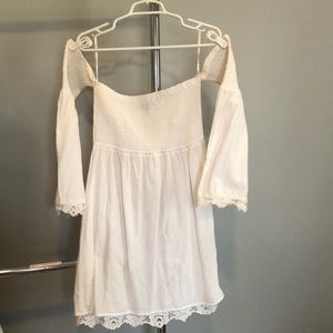 Blue Island white top/tunic